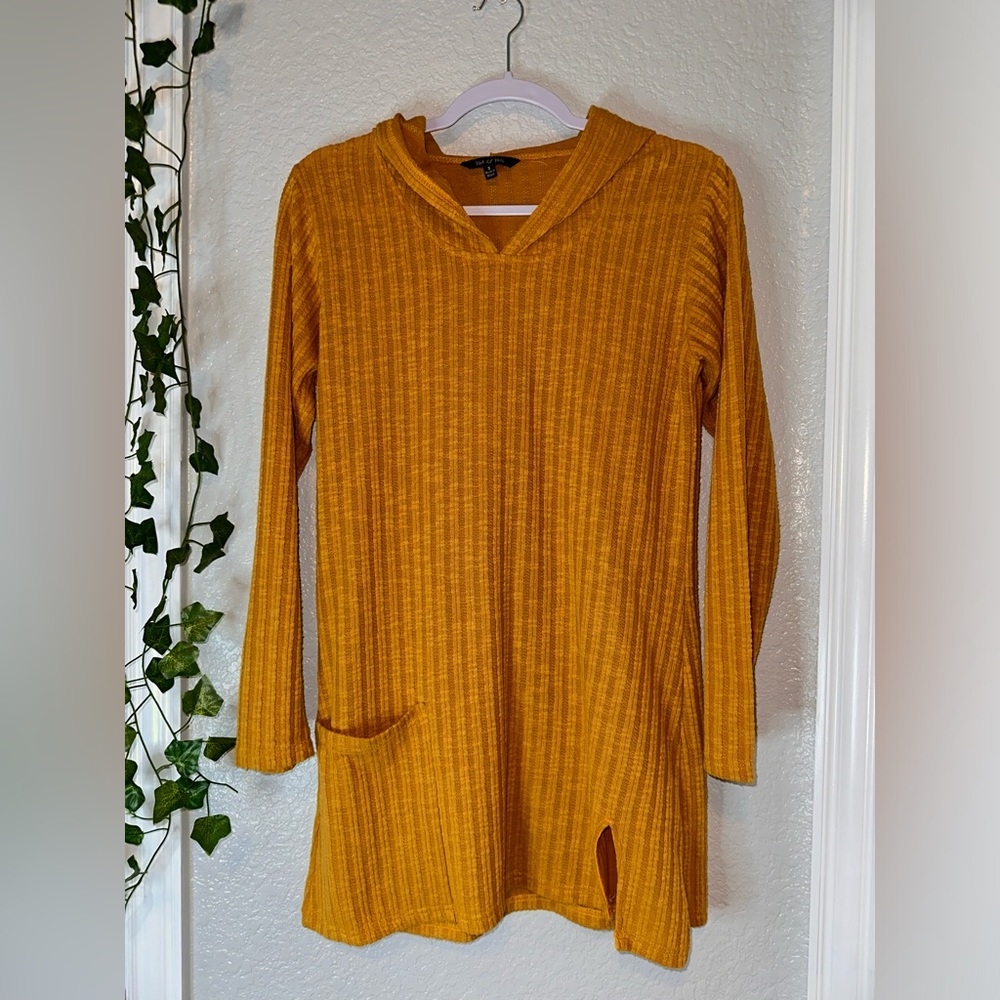 Yak & Yeti Orange Long Sleeve Hooded Short Dress - Small